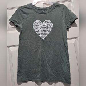 GAP Green T-Shirt with Heart and City Print